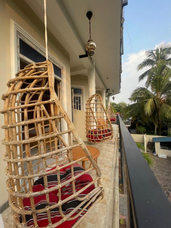 Habibi Hostel & Restaurant Unawatuna Exterior photo